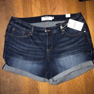 NWT Torrid Size 14 Denim Shorts